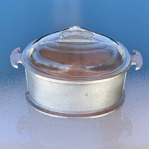 Guardian Service Triangle Pot with Glass Lid - Picture 3 of 8